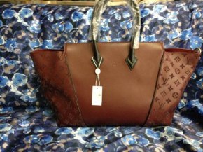 ͬlv Bottega Veneta  ֯ ͬ ӪLV ·Ǳǰ 