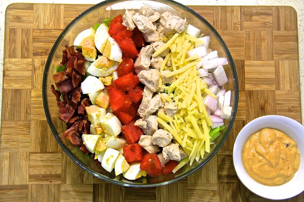 cobb salad_ Mom 1x09 Zombies and Cobb Salad Ԥ