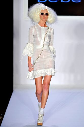 2012ŦԼʱװ Իǣޱޱ (Vera Wang) 2012Ůװͼ