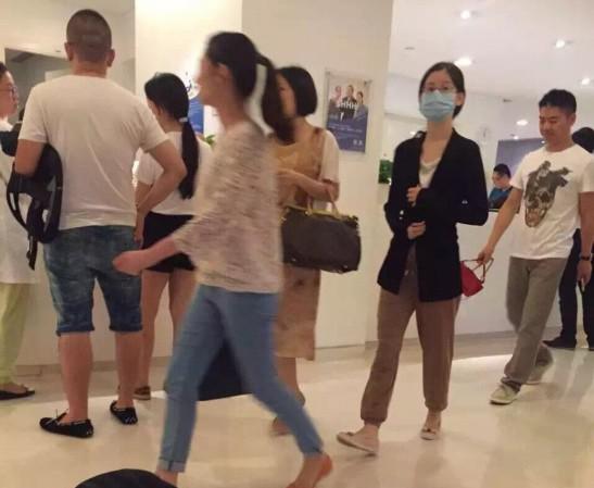 㵱 㵱 һҹ֮Ϯɡ־